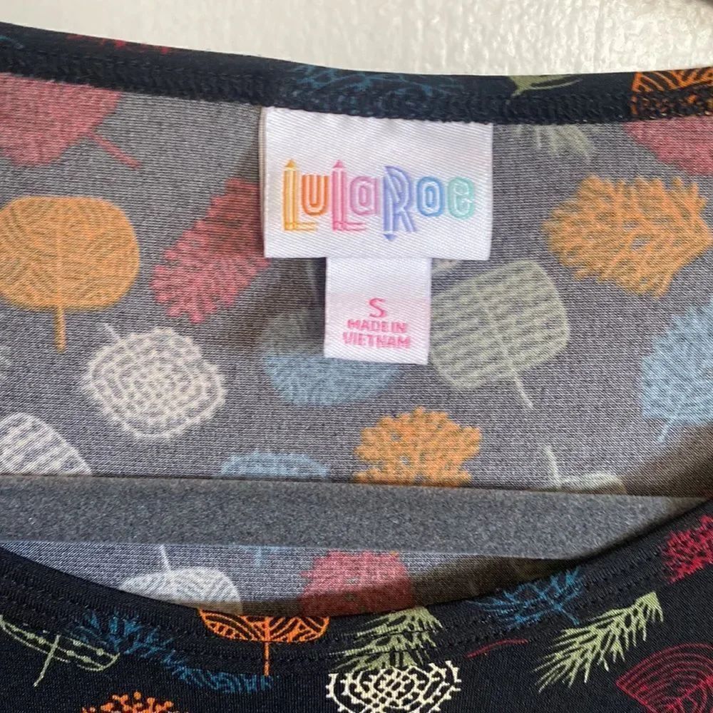 NWOT leaf IRMA top- size Small - Picture 6 of 10